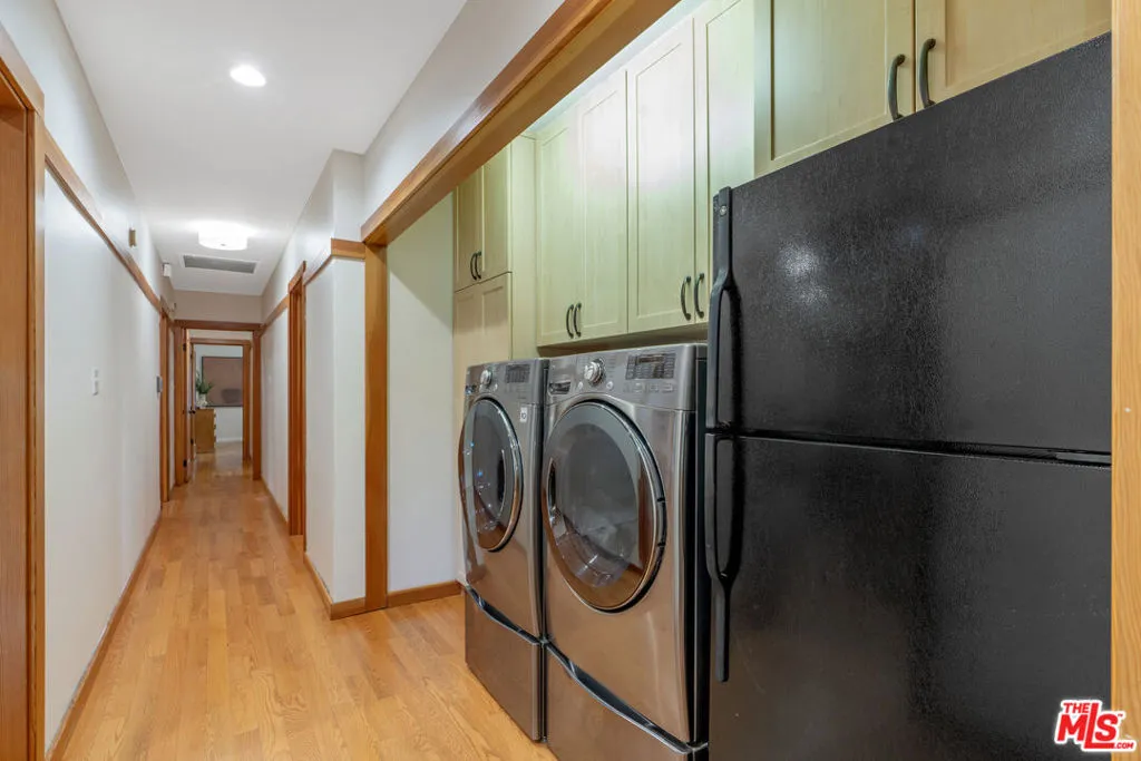 4958 Carpenter Avenue, Valley Village, California 91607 home-pic-21